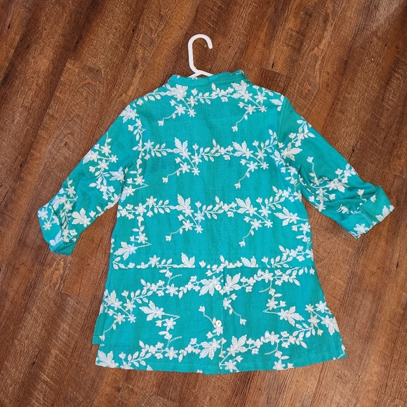 SOFT SURROUNDINGS Embroidered Isla Verde Linen Blend Button-Up Shirt BACK DETAIL - Picture 3 of 12